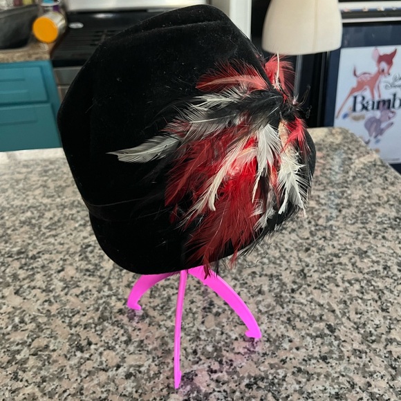 Vintage velvet and feathers hat - Picture 4 of 7